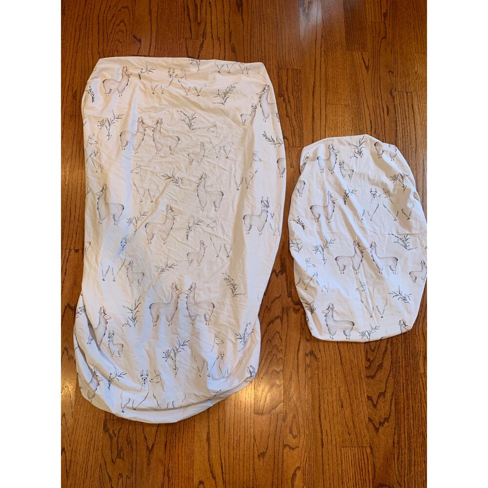 Oila 'Kissing Llama' Crib Sheet Convertible Bassinet Sheet / Changing Pad Cover